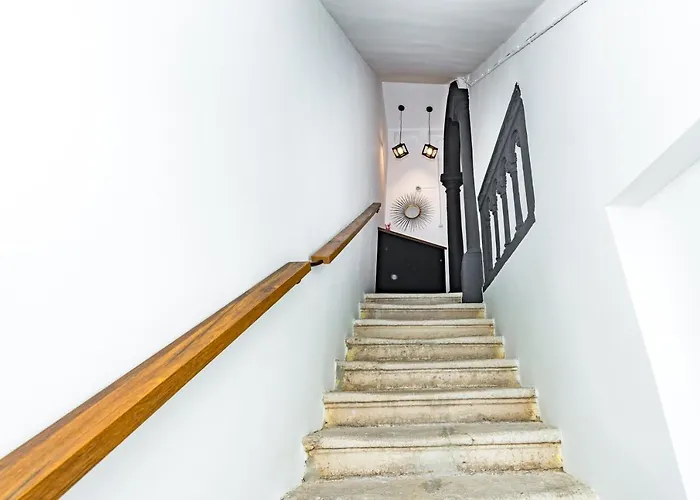Apartment 16 Steps