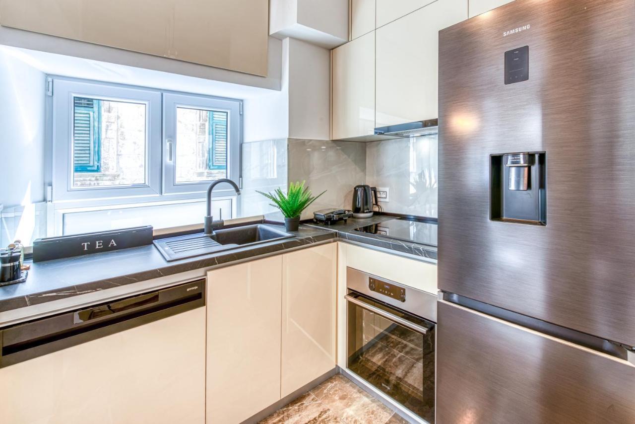 Apartma 16 Steps