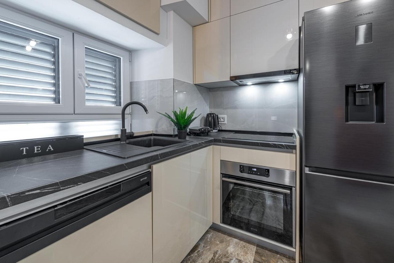16 Steps Apartment *