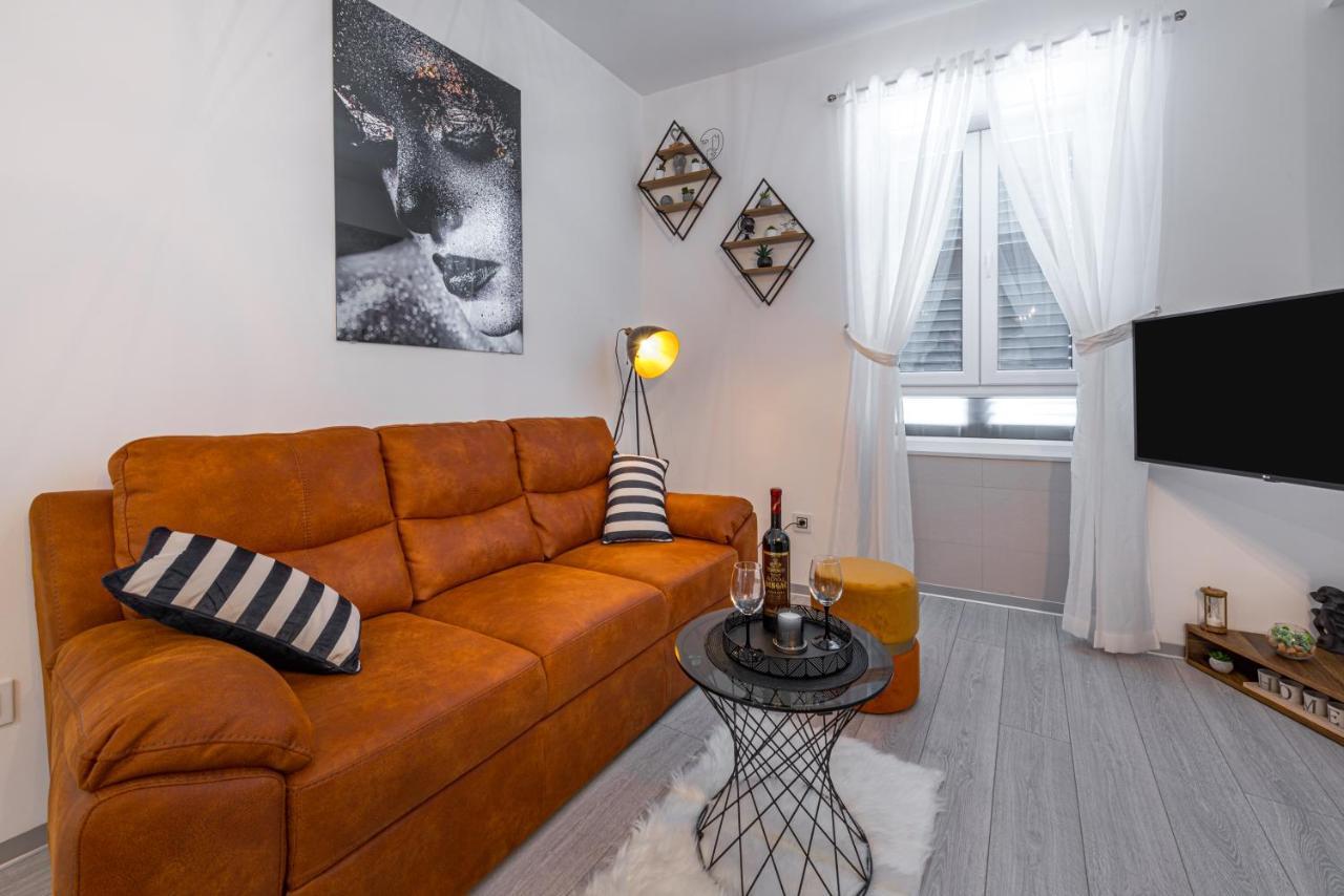16 Steps Apartma